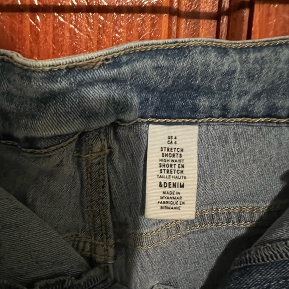 High Rise Shorts - Picture 3 of 3